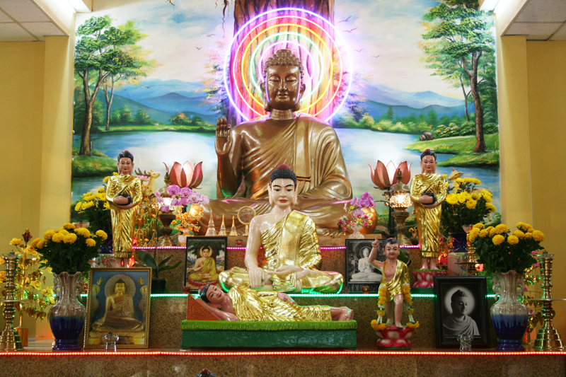 Chùa Bửu Quang - buu quang-4-Bàn thờ trong chánh điện.jpg (586213 KB)