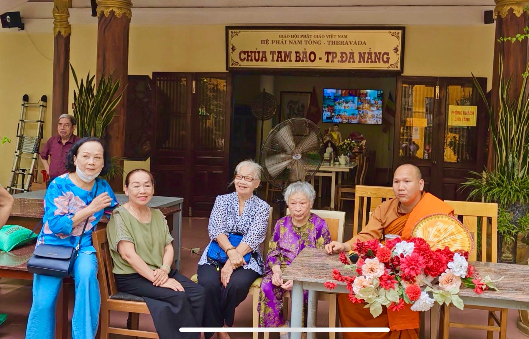 Đà Nẵng: Từ thiện Mùa Đại Lễ Phật Đản Vesak 2567 tại chùa Tam Bảo - IMG_0399.jpeg (541523 KB)