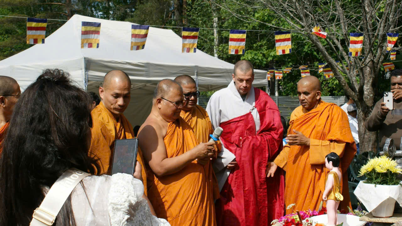 Phần Lan: Chùa Đại Thọ (Kerava) tổ chức Đại lễ Phật đản Vesak PL.2569 - z6695782223425_1f8d74b892bca21e0d5dda1213047e8e.jpg (306719 KB)