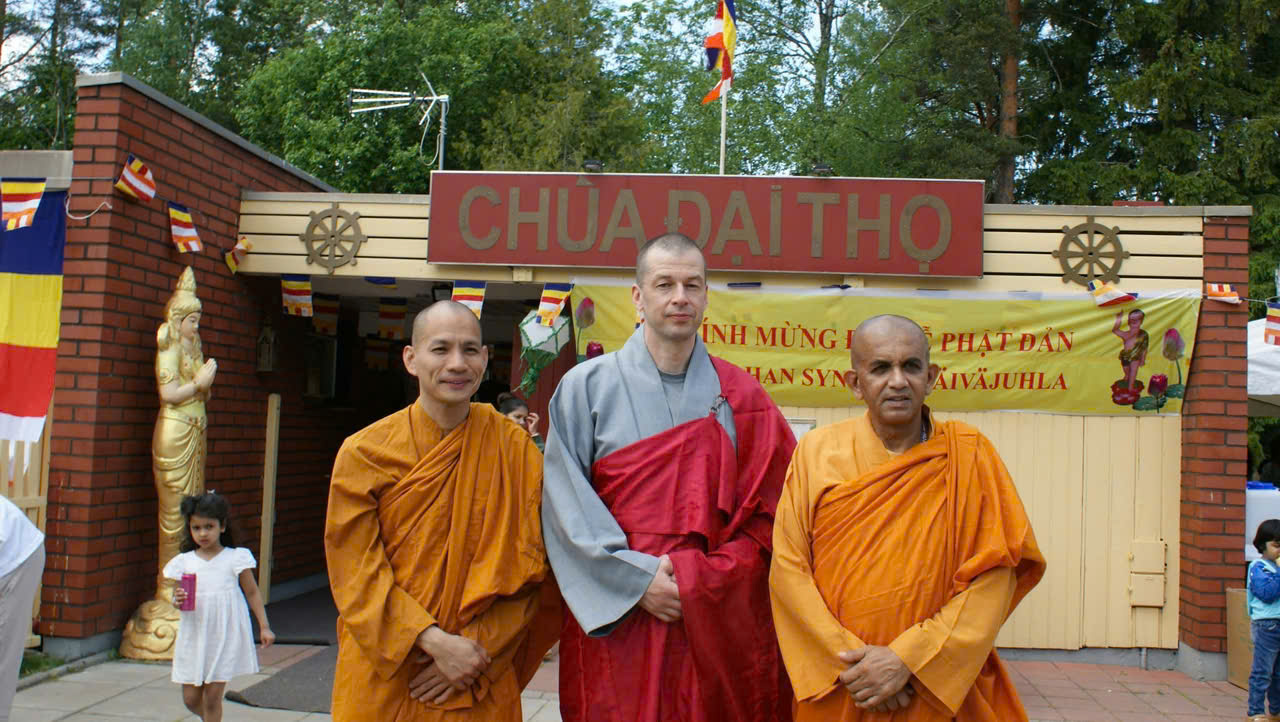 Phần Lan: Chùa Đại Thọ (Kerava) tổ chức Đại lễ Phật đản Vesak PL.2569 - z6695782248227_9859a17da455b128dfe6ee5e665e4e43.jpg (308664 KB)