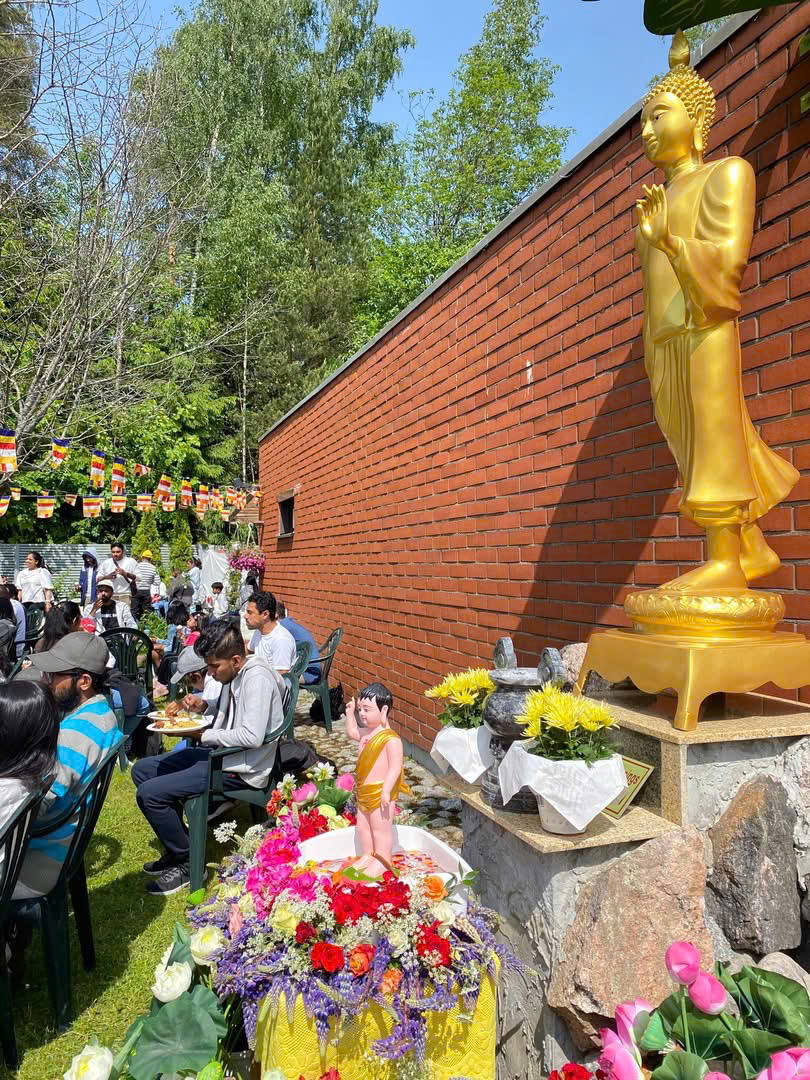 Phần Lan: Chùa Đại Thọ (Kerava) tổ chức Đại lễ Phật đản Vesak PL.2569 - z6695782276825_dd5aa333a9a4aef12987ed0fc102cbae.jpg (449245 KB)