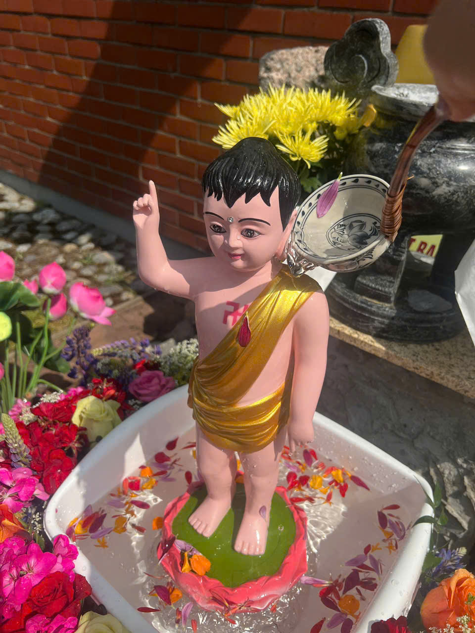 Phần Lan: Chùa Đại Thọ (Kerava) tổ chức Đại lễ Phật đản Vesak PL.2569 - z6695782320275_1eee5ba179934dfdcb1aaecad2cbb8e5.jpg (304057 KB)
