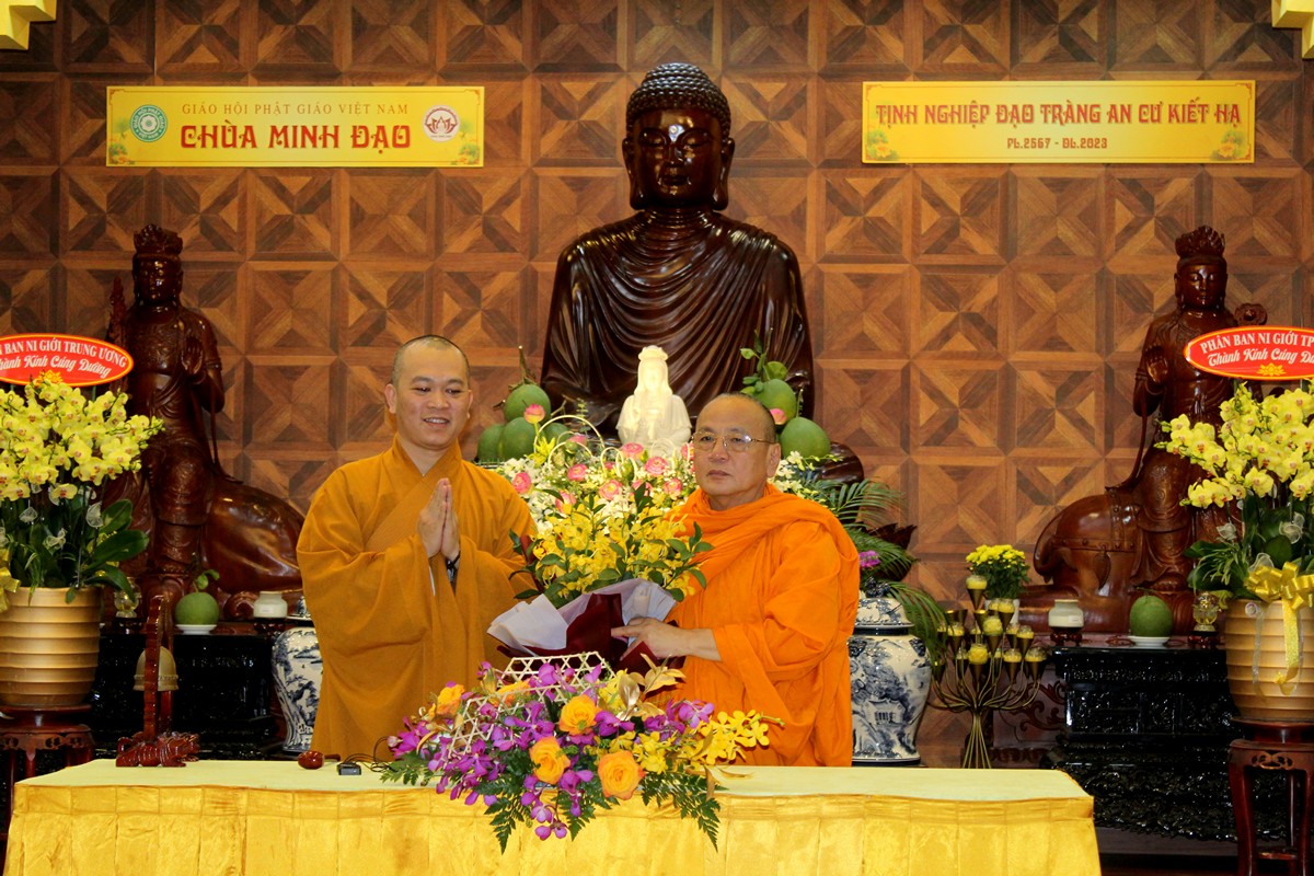 TP.HCM: Hòa thượng Thích Bửu Chánh chia sẻ chủ đề Tứ Nhiếp Pháp tại chùa Minh Đạo - IMG_3514.JPG (323885 KB)