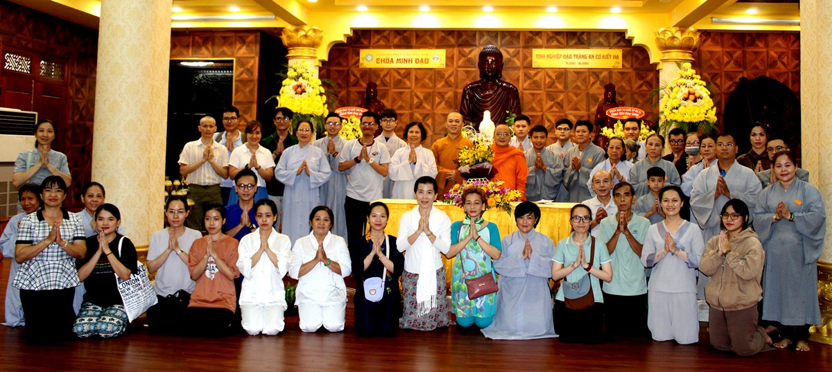 TP.HCM: Hòa thượng Thích Bửu Chánh chia sẻ chủ đề Tứ Nhiếp Pháp tại chùa Minh Đạo - IMG_3518.JPG (239952 KB)