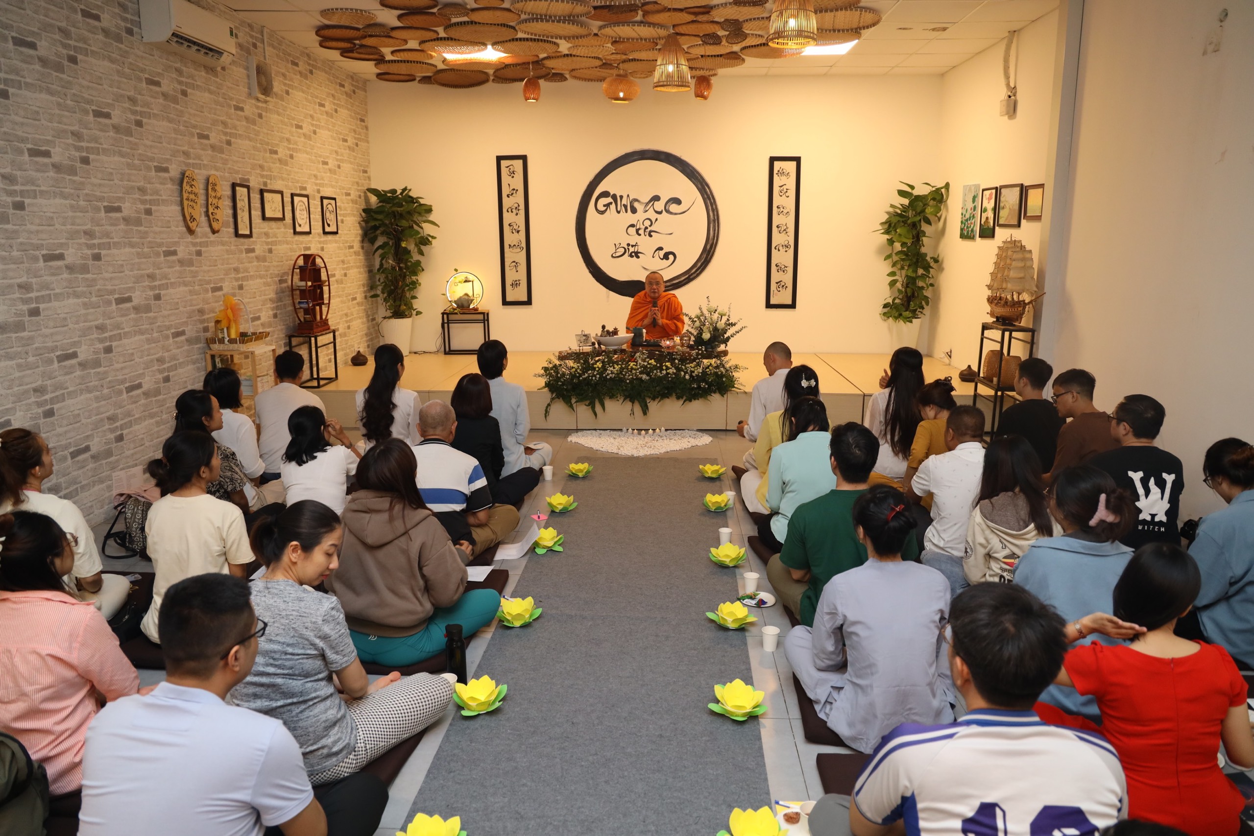 TPHCM: Hòa thượng Thích Bửu Chánh chia sẻ pháp thoại “Hạnh phúc từ sự thiện lành” - z4742313843729_9e5985da36c5834ec7c4f45aa1aeedf0.jpg (802147 KB)