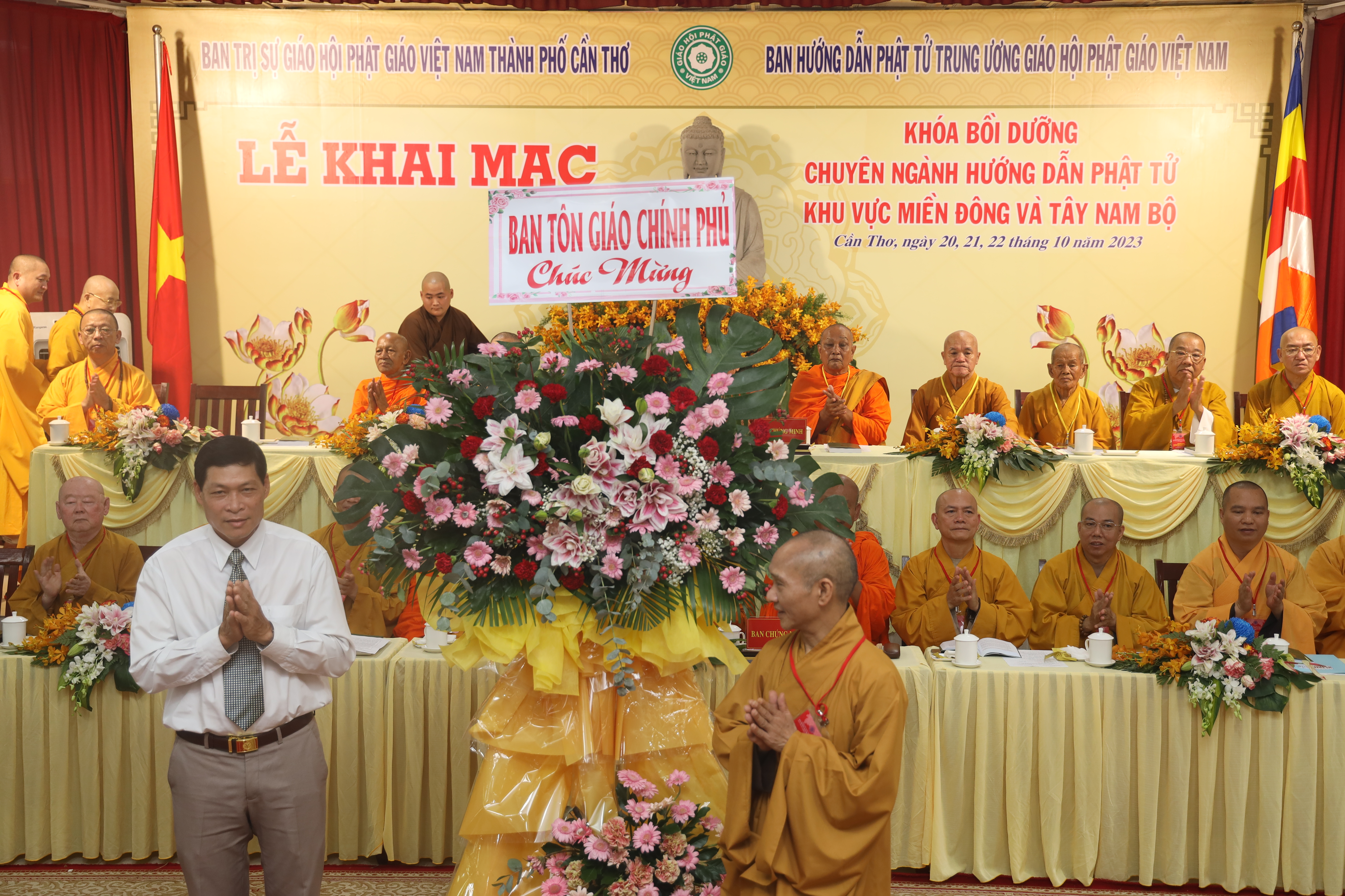 Cần Thơ: Khai mạc khóa bồi dưỡng chuyên ngành Hướng dẫn Phật tử khu vực miền Đông và Tây Nam bộ - 446A3006.JPG (10857542 KB)