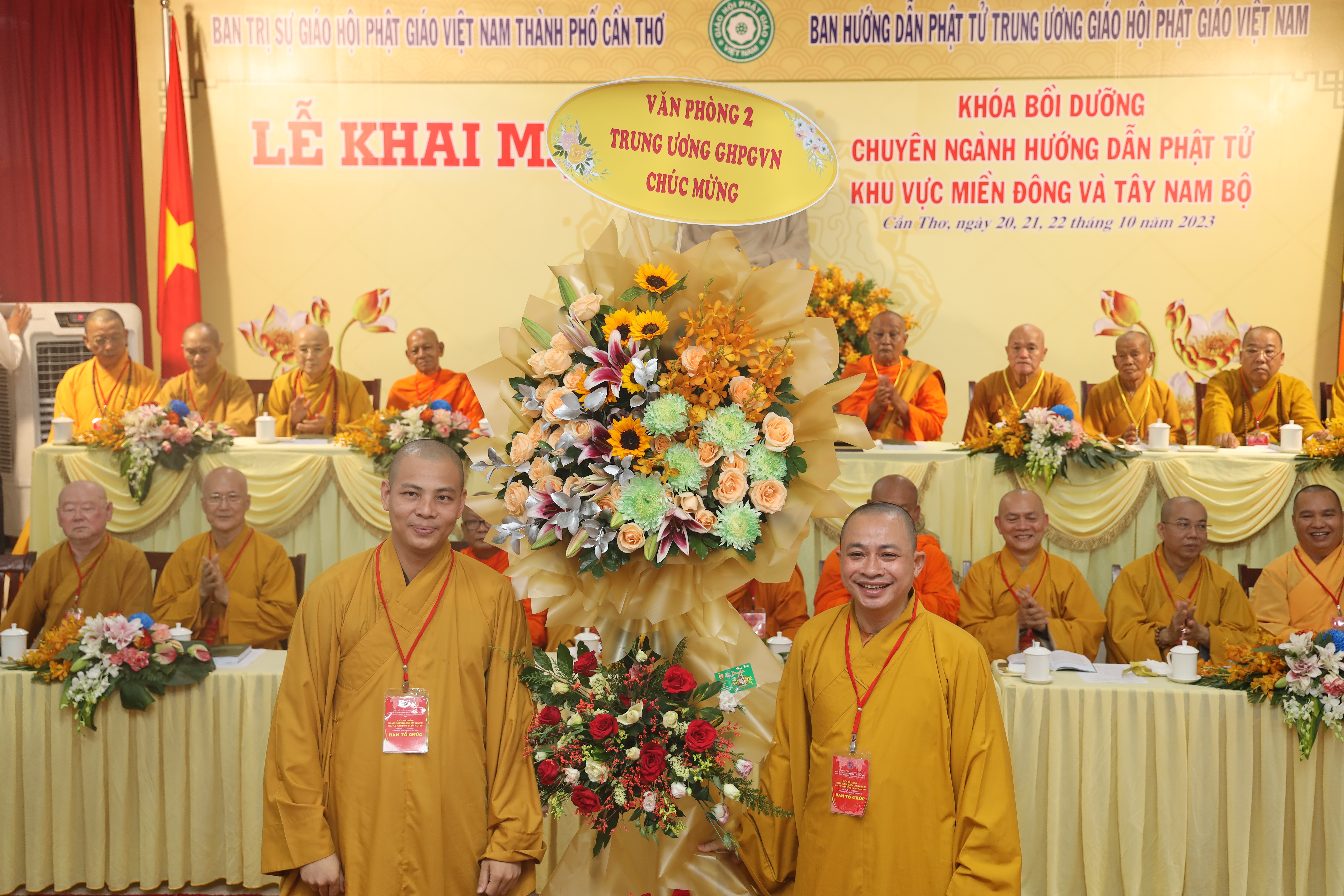 Cần Thơ: Khai mạc khóa bồi dưỡng chuyên ngành Hướng dẫn Phật tử khu vực miền Đông và Tây Nam bộ - 446A3012.JPG (9821545 KB)