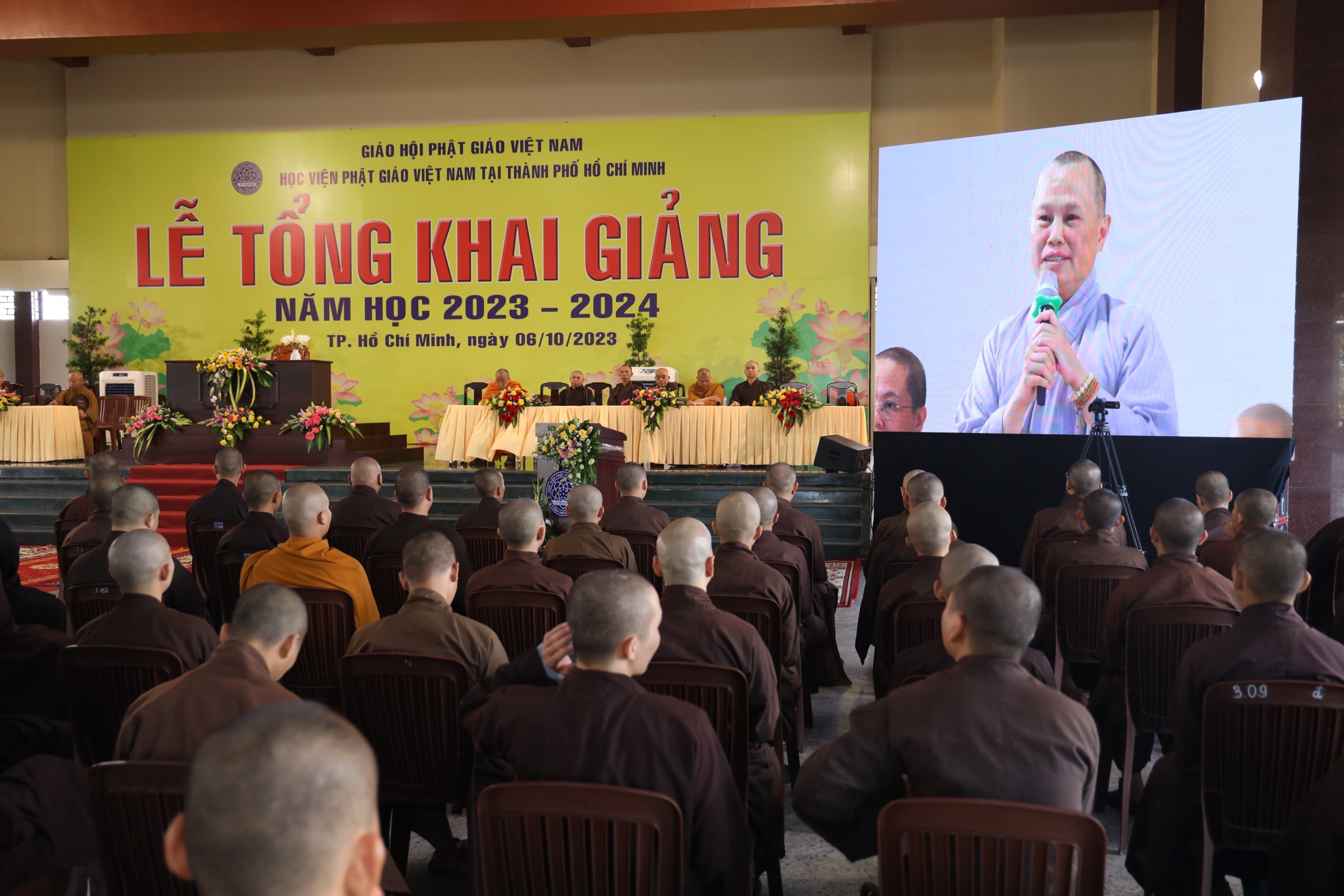 TPHCM: Học viện Phật giáo Việt Nam tổ chức lễ tổng khai giảng năm học 2023 - 2024 - z4759136416559_2de7953eb28a610d447f3f4d62766d01.jpg (612142 KB)