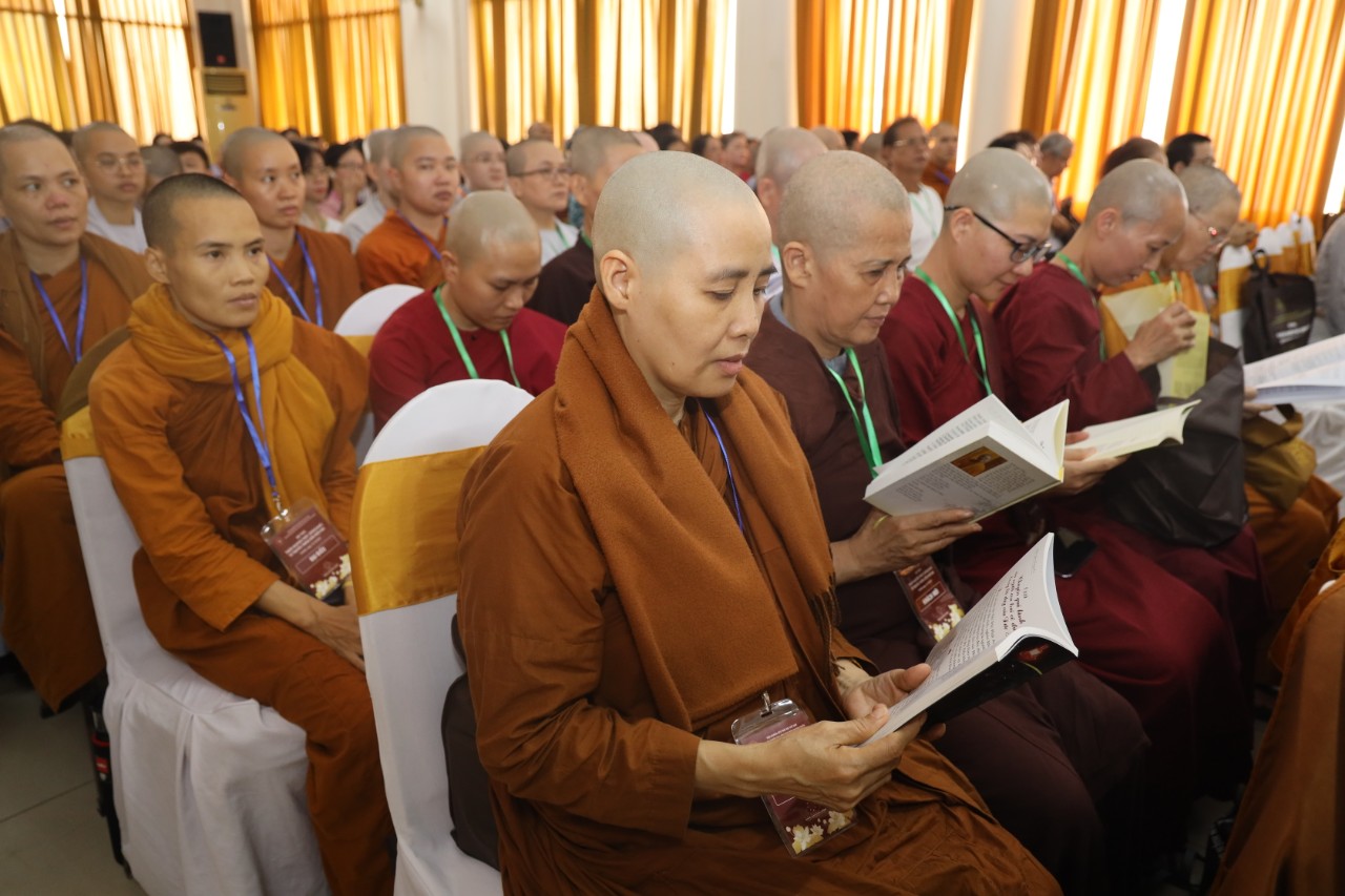 TPHCM: Khai mạc hội thảo “Thiền nguyên thủy Vipassana từ truyền thống đến hiện đại” - z4806425500981_cba4324f62bd76db939902c0fa47d152.jpg (204077 KB)