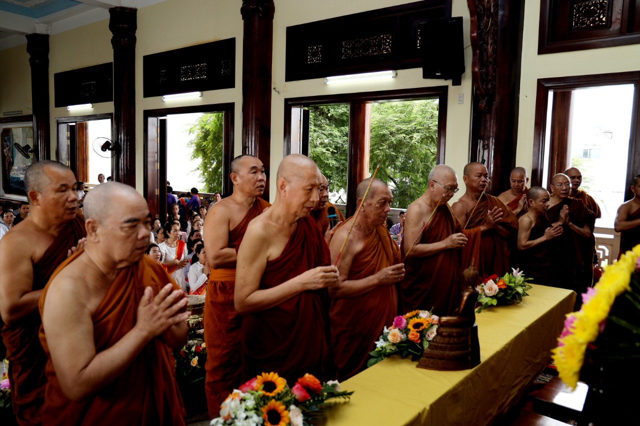 TP.HCM: Đại lễ dâng y Kathina 2023 tại chùa Phật Bảo - z4838109335881_4aeecab9e0c33215a59a19e7cfed6f07.jpg (247437 KB)