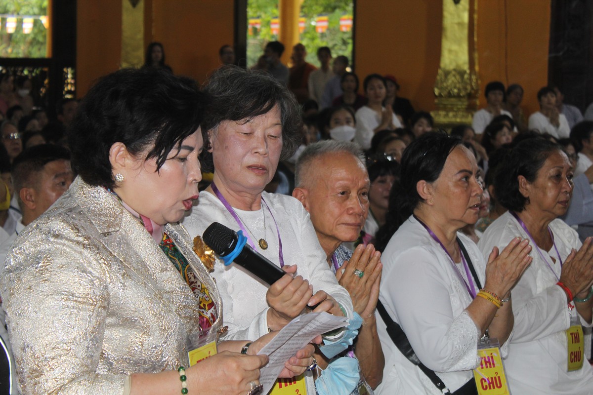 Đồng Nai: Trang nghiêm Đại lễ dâng Y Kaṭhina tại thiền viện Phước Sơn - IMG_3984.JPG (269946 KB)