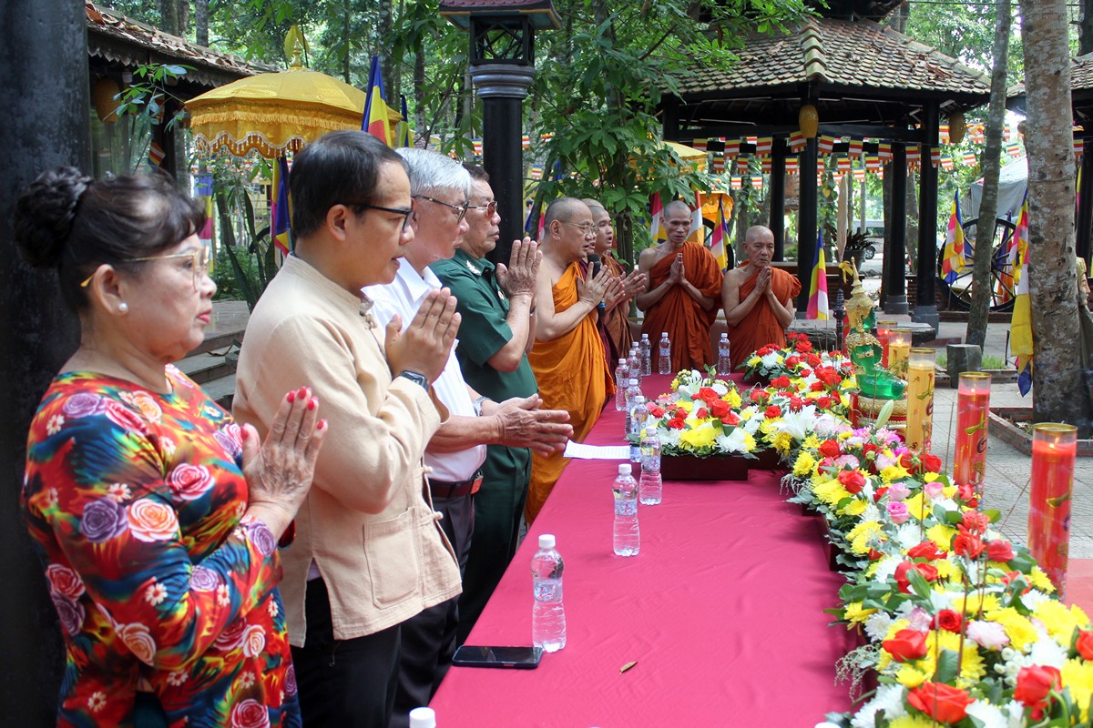Đồng Nai: Lễ hội văn hóa Loi Krathong tại thiền viện Phước Sơn - IMG_4015.JPG (364902 KB)