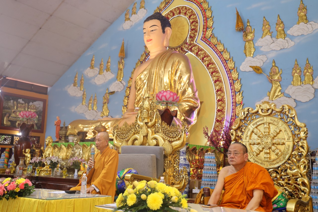 Đồng Nai: Ban Thường trực Ban Trị sự Phật giáo tỉnh thăm trường hạ Thiền viện Phước Sơn - z4825573272787_ebd1ce351270020d23d1412cb999e82e.jpg (308677 KB)