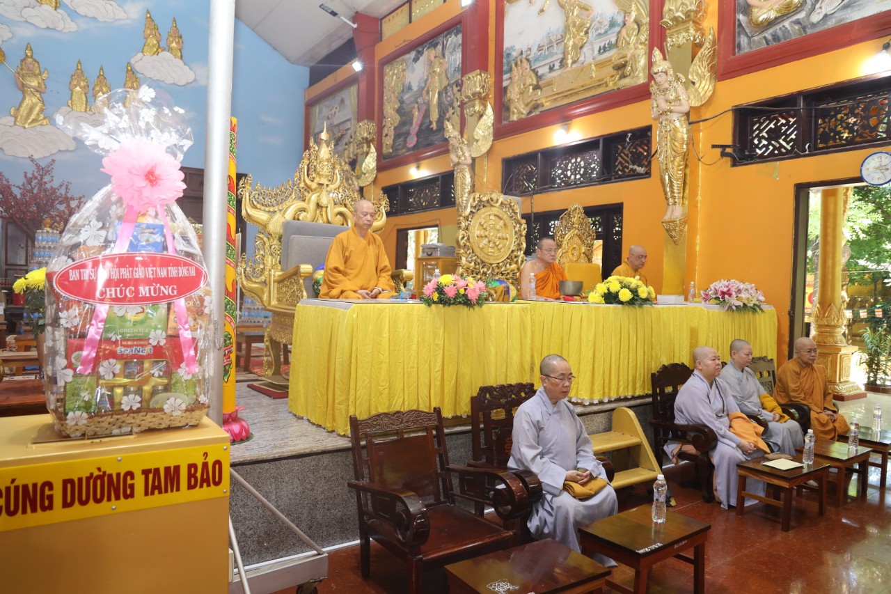Đồng Nai: Ban Thường trực Ban Trị sự Phật giáo tỉnh thăm trường hạ Thiền viện Phước Sơn - z4825573306316_c9e67bfe769b75f466459fbd755be8a4 (1).jpg (323561 KB)