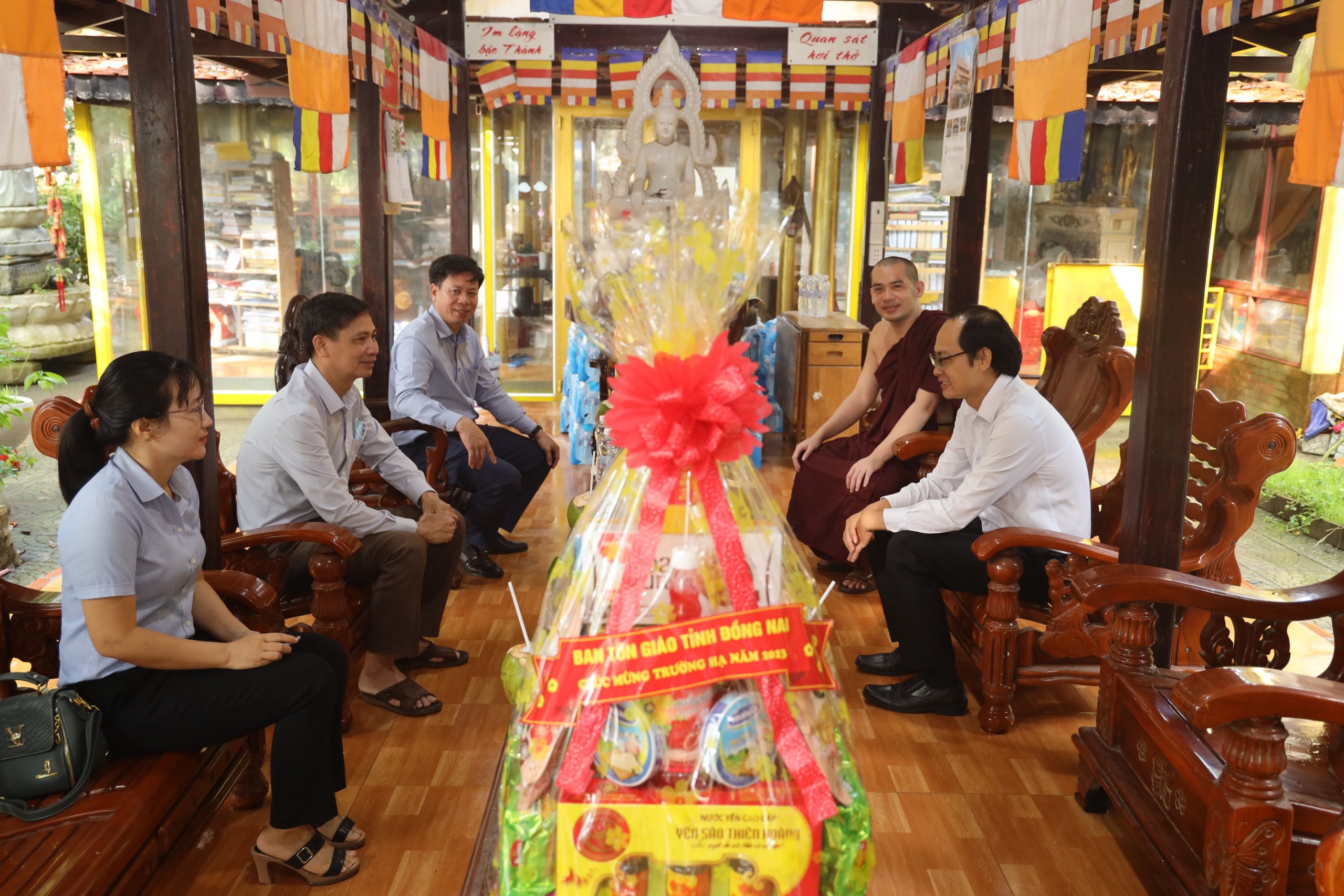 Đồng Nai: Ban Tôn giáo, Sở Nội vụ thăm và có buổi chia sẻ về pháp luật, tín ngưỡng, Tôn giáo tại Thiền viện Phước Sơn - z4782324291968_ad173e7985818689767b7fb42dbac8f9.jpg (866343 KB)