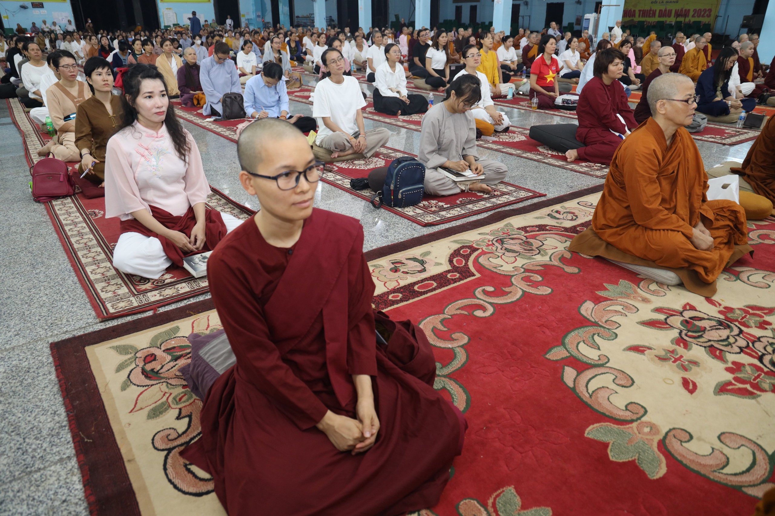 Đồng Nai: TT. Giác Nguyên thuyết giảng về bài kinh Chuyển pháp luân tại Trường hạ Thiền viện Phước Sơn - z4747536058261_cf072b380230e523b22464cbe1eebc41.jpg (979043 KB)
