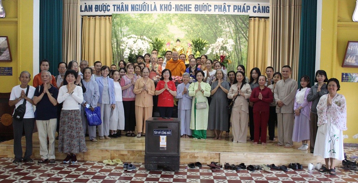 TP.HCM: HT. Bửu Chánh thuyết giảng chủ đề “Phật pháp trị tâm bệnh chúng sinh” tại chùa Xá Lợi - IMG_5679.JPG (251524 KB)