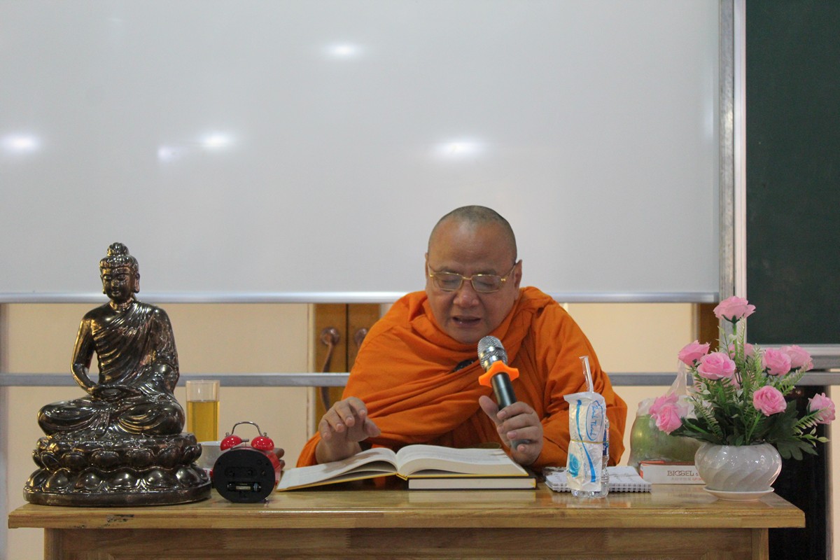 Đồng Nai: Thiền viện Phước Sơn khai giảng khóa tu học Pāḷi Abhidhamma lần 1 và lễ rước Tam tạng Thánh điển - IMG_4995.JPG (175536 KB)