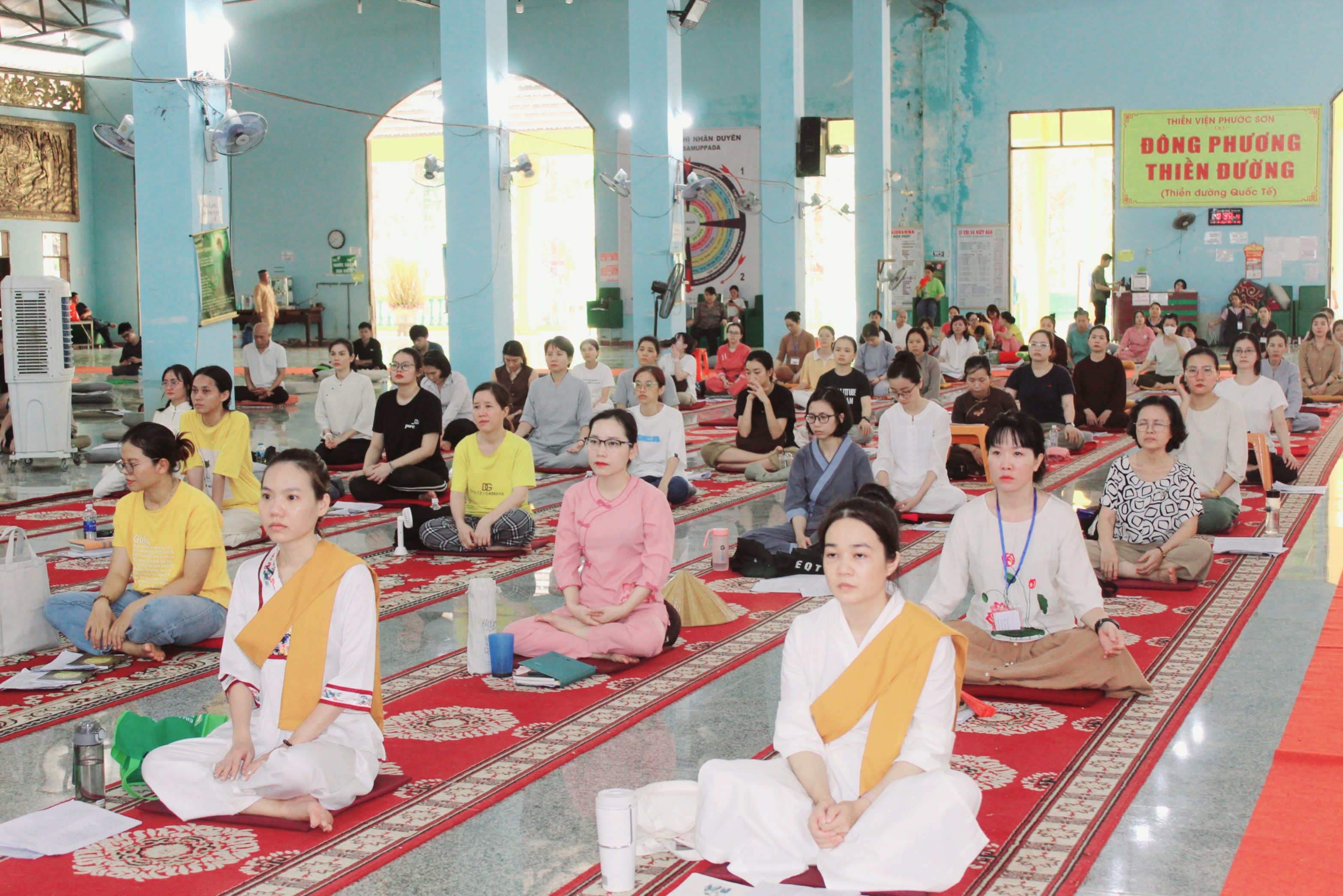Đồng Nai: Bế mạc khóa thiền Chánh niệm hơi thở lần V và khóa Xuất gia gieo duyên lần XVII - z5399080942944_f48ecd8c231a5d88413629cd0f8ea0a0.jpg (1213210 KB)