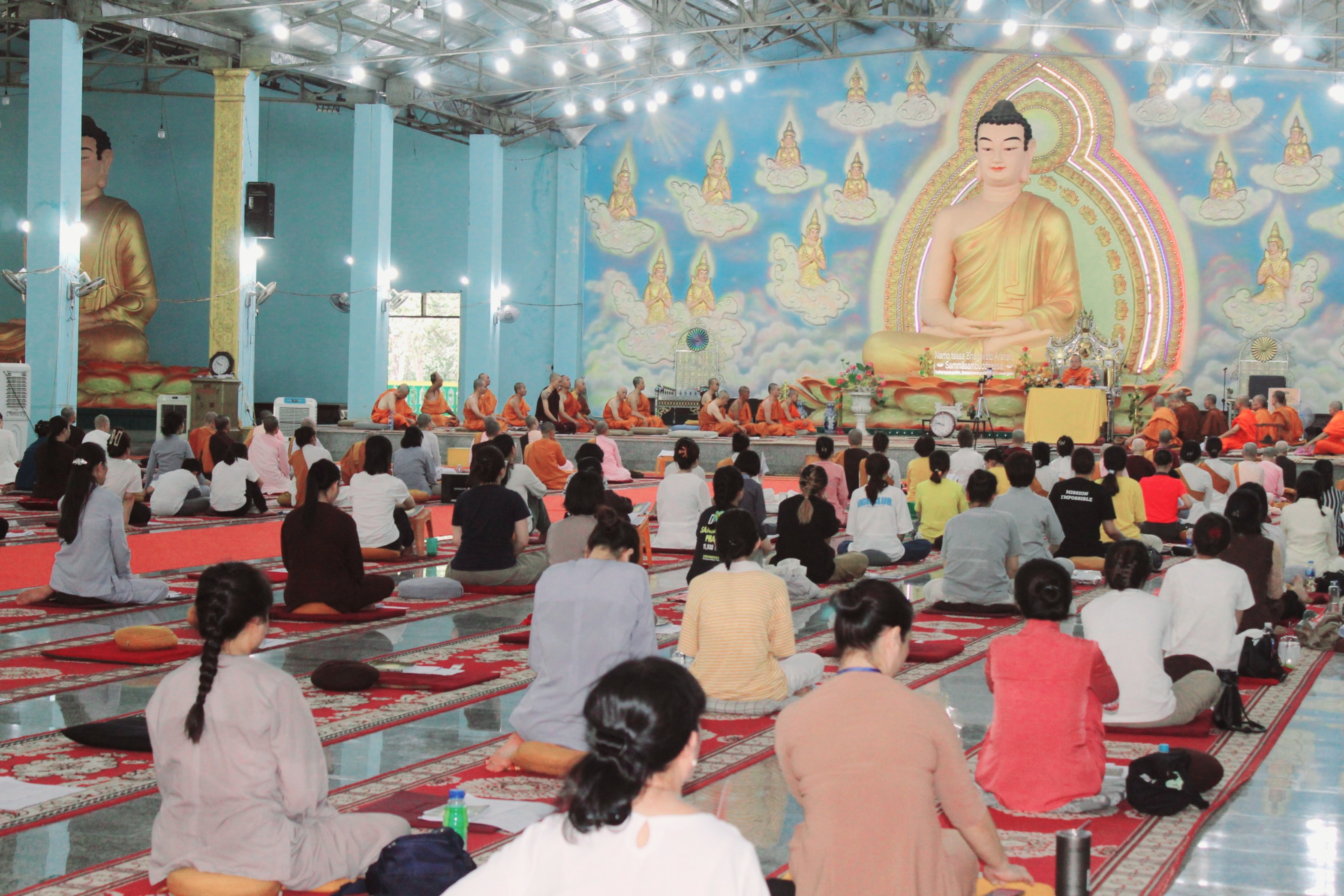 Đồng Nai: Bế mạc khóa thiền Chánh niệm hơi thở lần V và khóa Xuất gia gieo duyên lần XVII - z5399080960595_fa7df644f61e81c888d87eff69889cd9.jpg (1148967 KB)