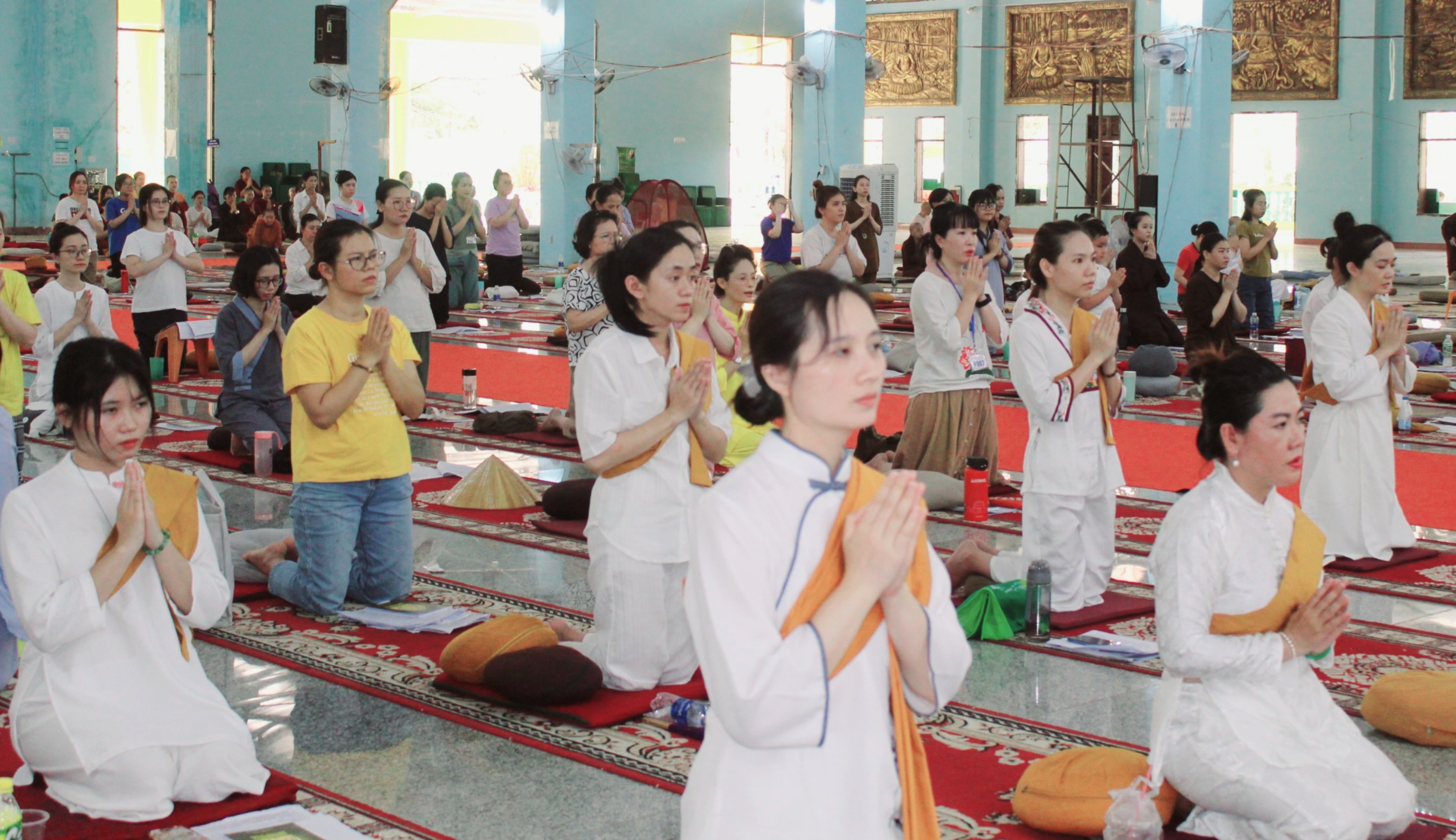 Đồng Nai: Bế mạc khóa thiền Chánh niệm hơi thở lần V và khóa Xuất gia gieo duyên lần XVII - z5399080965479_e482614c816bf0144c513ab150994482.jpg (1002926 KB)
