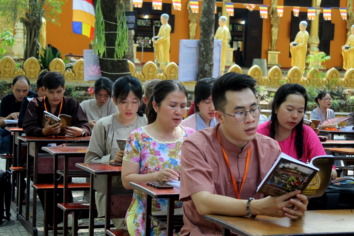 Đồng Nai: Nét khởi sắc khóa tu Một Ngày Bình Yên lần 2 tại Thiền viện Phước Sơn - IMG_4802.JPG (289702 KB)
