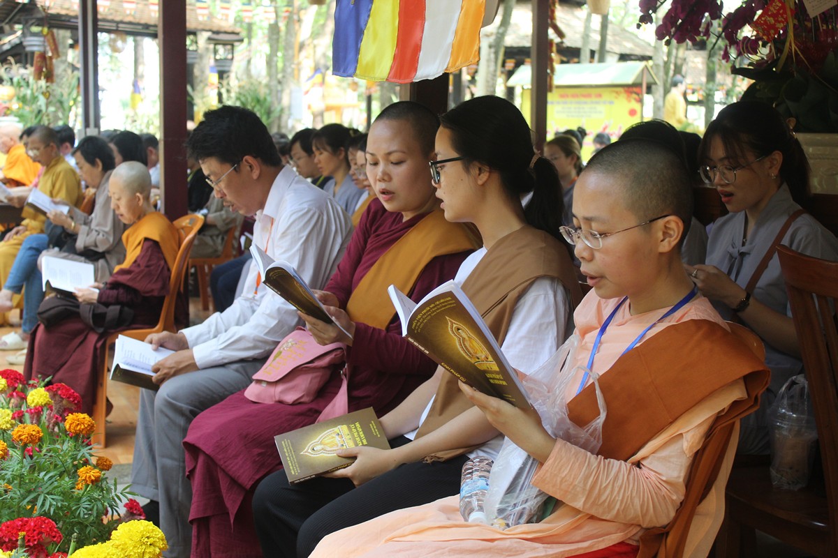 Đồng Nai: Nét khởi sắc khóa tu Một Ngày Bình Yên lần 2 tại Thiền viện Phước Sơn - IMG_4805.JPG (276943 KB)
